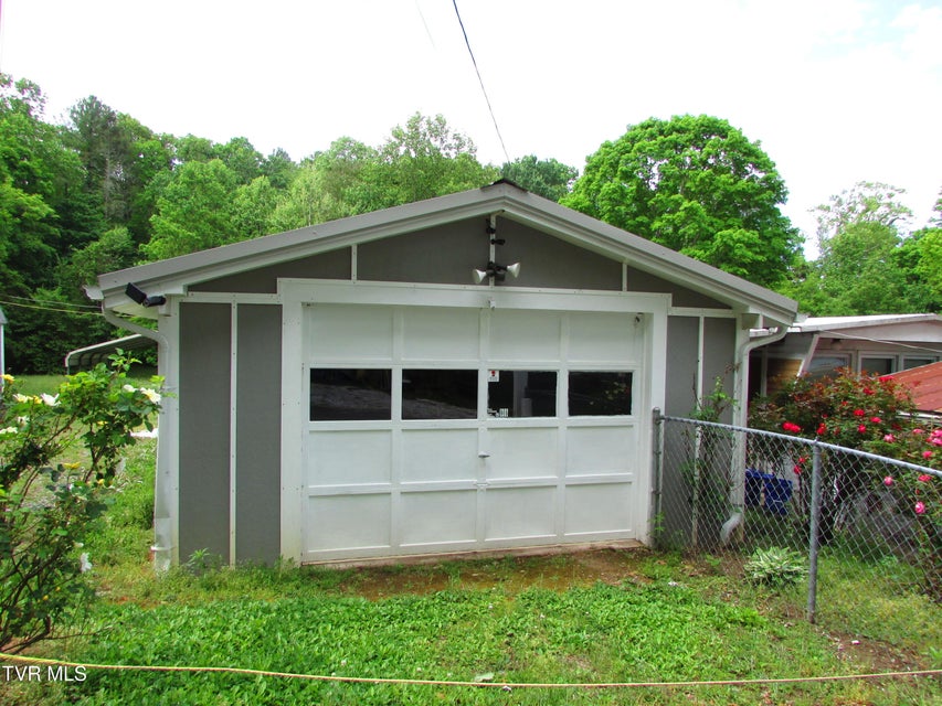 Photo #10: 145 Hillrise Drive