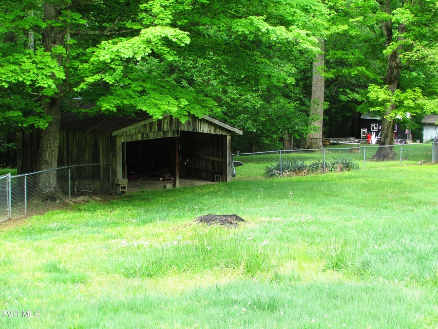 Photo #17: 145 Hillrise Drive