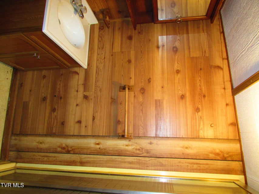 Photo #24: 145 Hillrise Drive