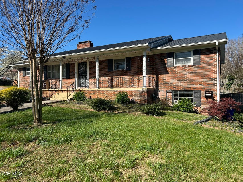 Photo #2: 605 Masengill Avenue