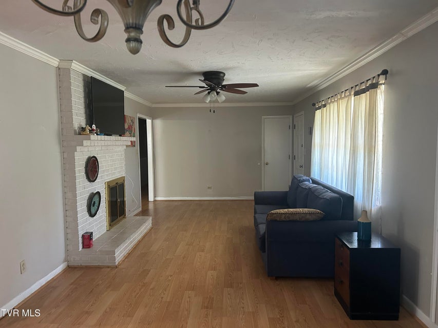 Photo #5: 605 Masengill Avenue