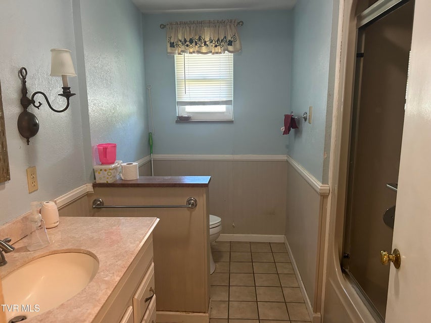 Photo #19: 605 Masengill Avenue