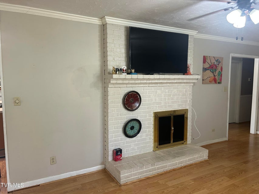 Photo #13: 605 Masengill Avenue