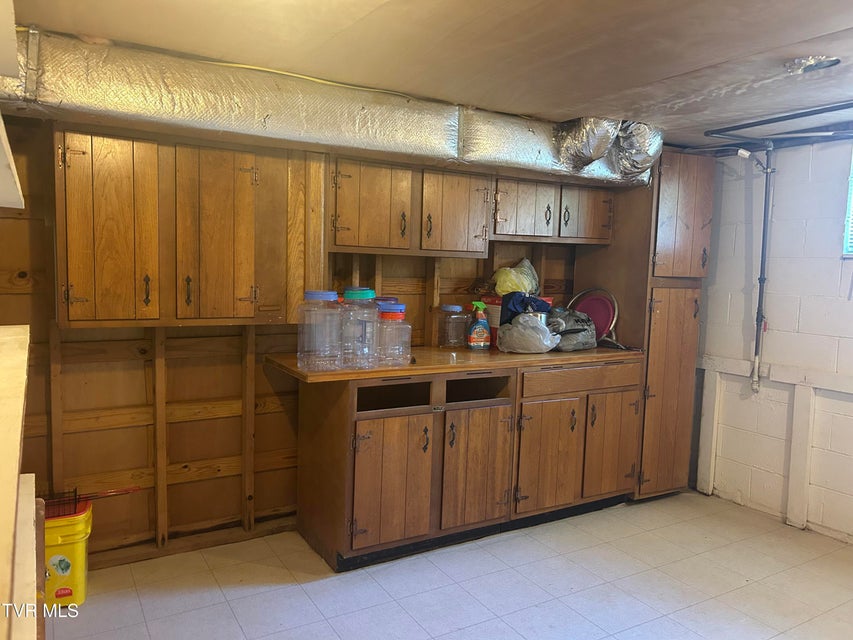 Photo #29: 605 Masengill Avenue