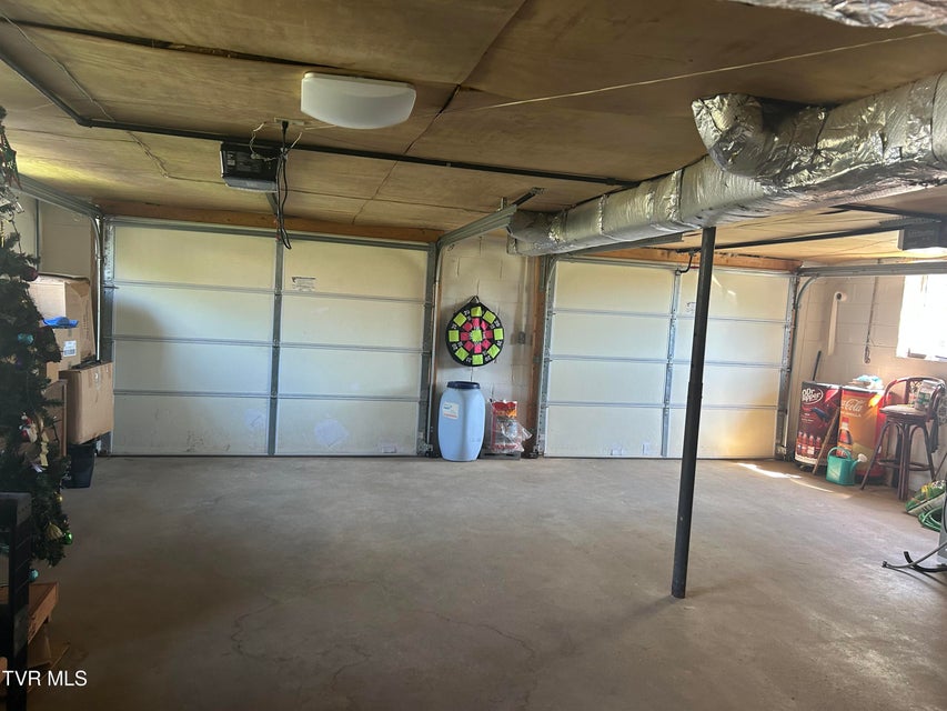 Photo #34: 605 Masengill Avenue