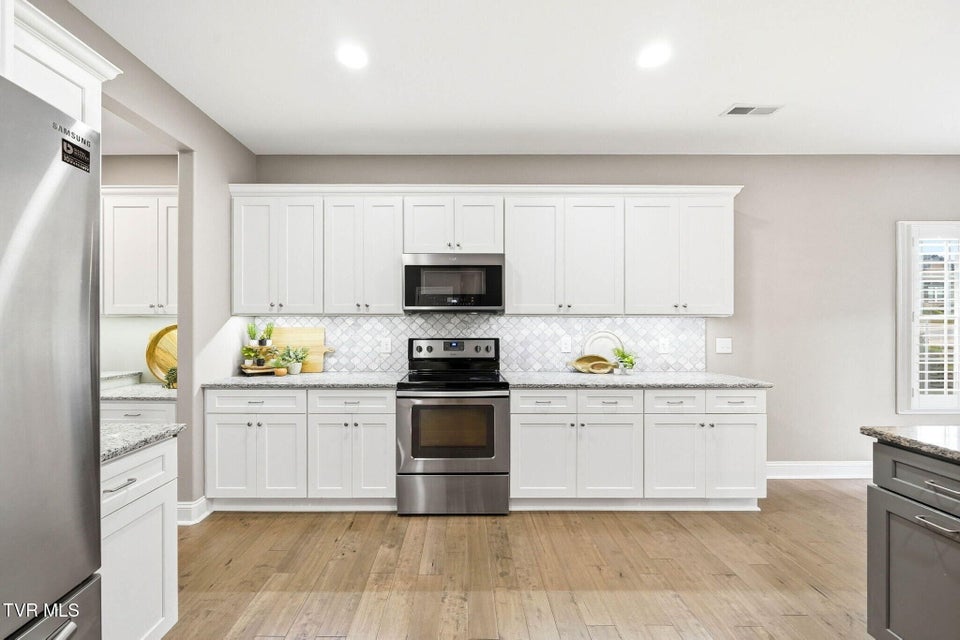 Photo #7: 3069 Calton Hill