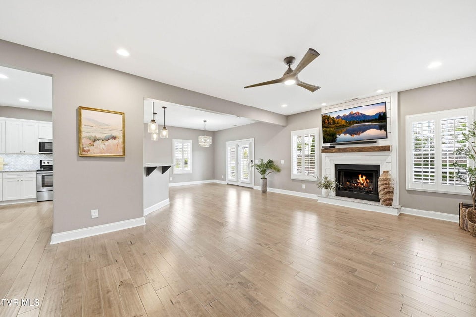 Photo #12: 3069 Calton Hill