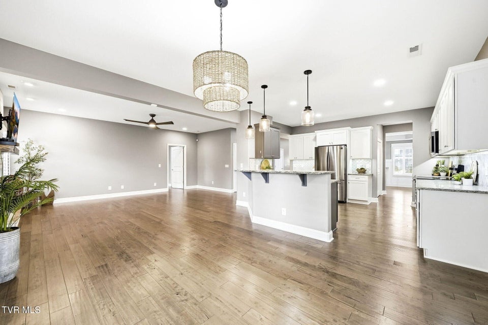 Photo #9: 3069 Calton Hill