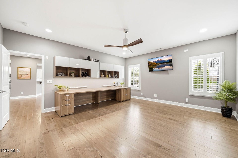 Photo #15: 3069 Calton Hill