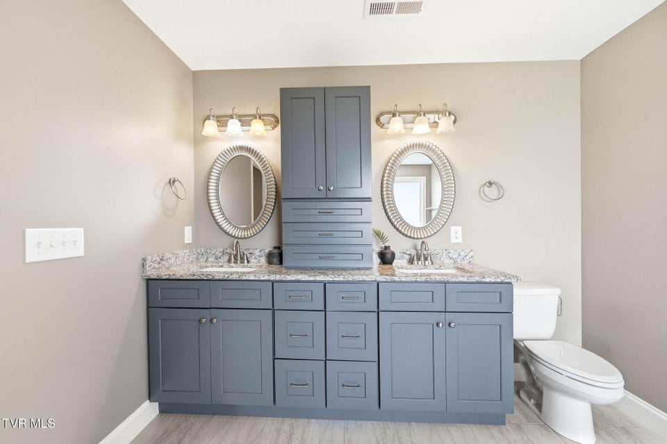 Photo #24: 3069 Calton Hill