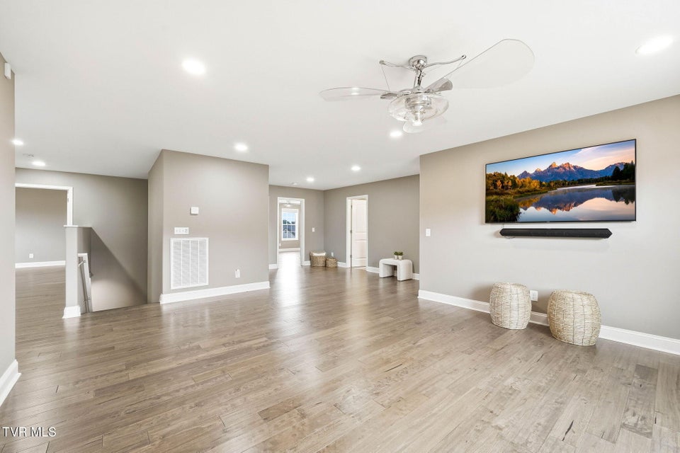 Photo #21: 3069 Calton Hill