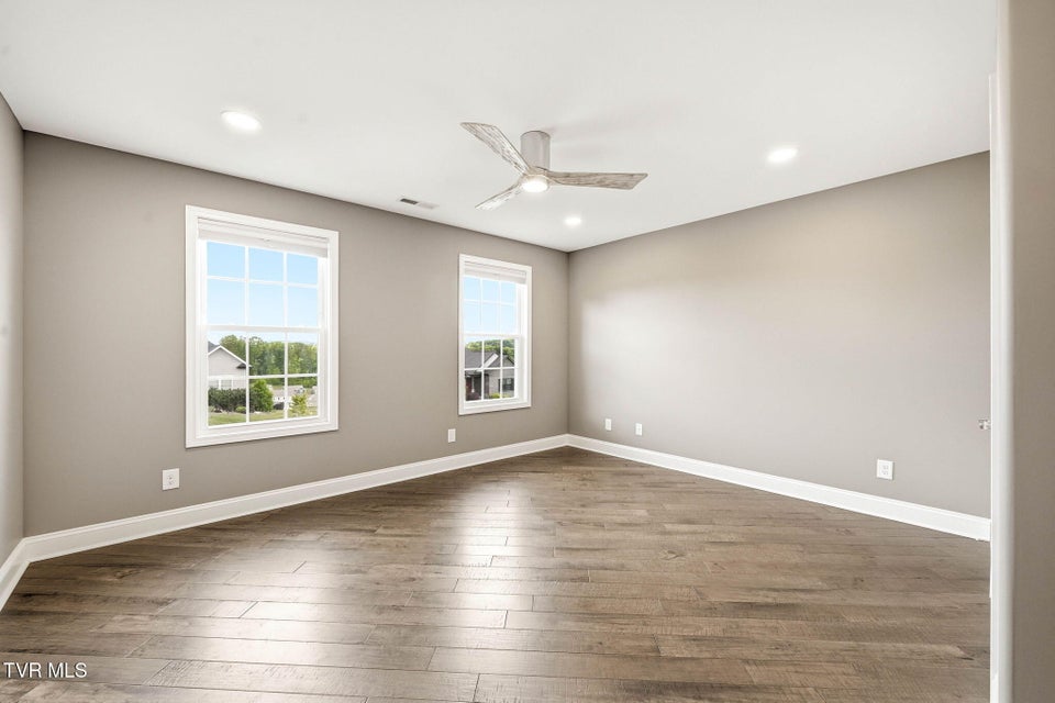 Photo #32: 3069 Calton Hill