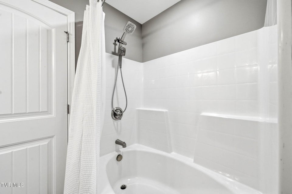 Photo #36: 3069 Calton Hill