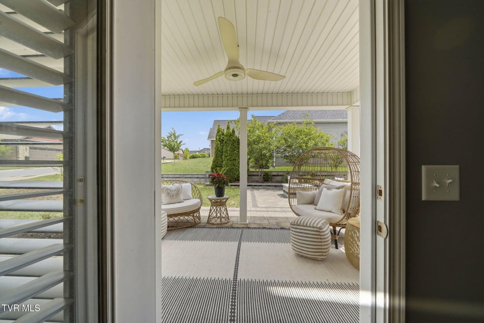 Photo #40: 3069 Calton Hill