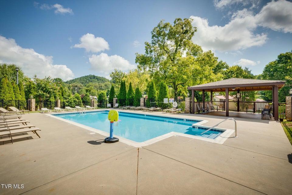 Photo #57: 3069 Calton Hill