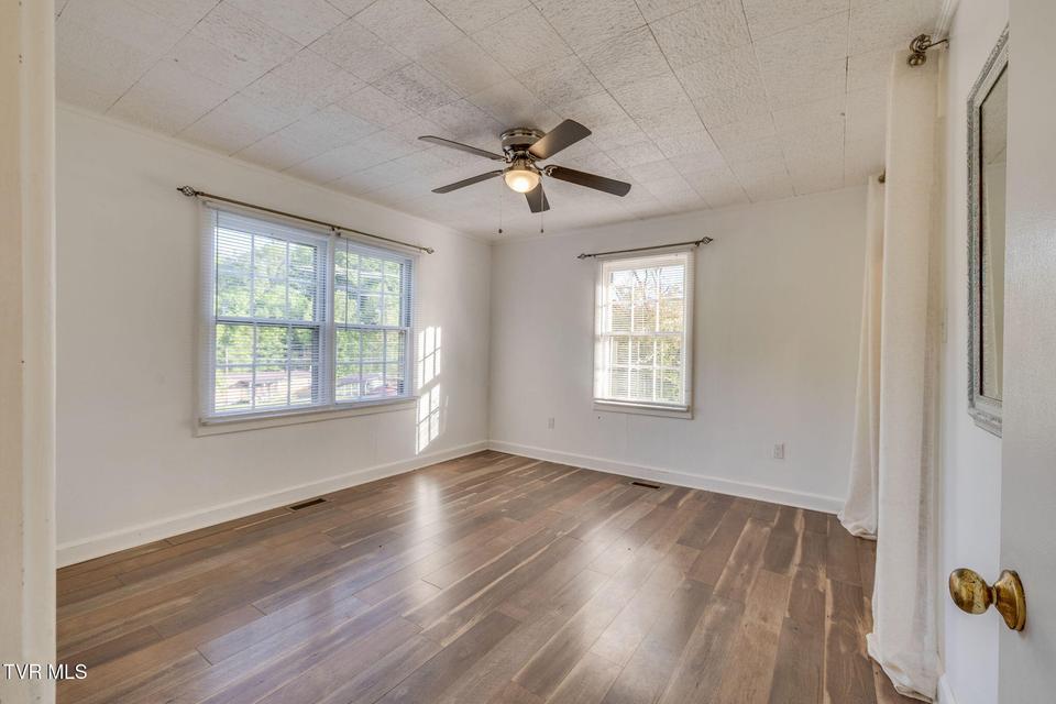 Photo #17: 987 Hairetown Road