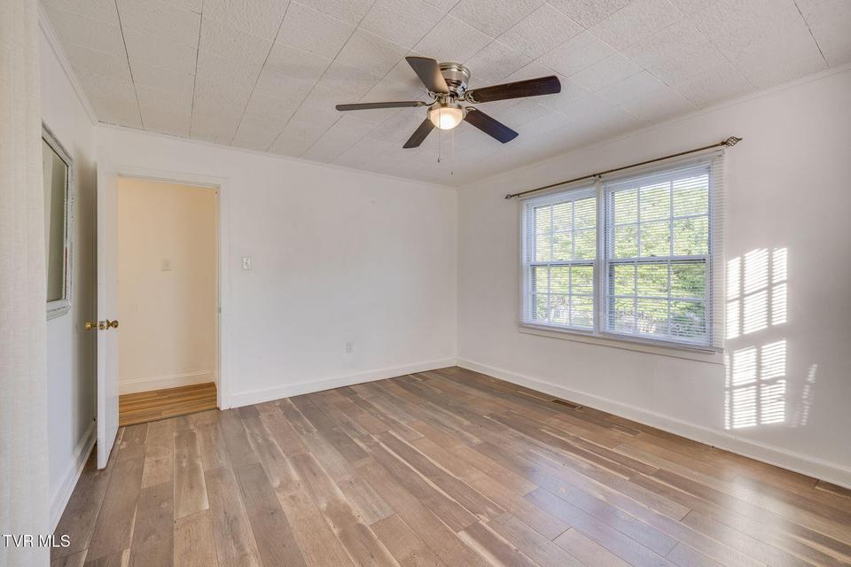 Photo #18: 987 Hairetown Road