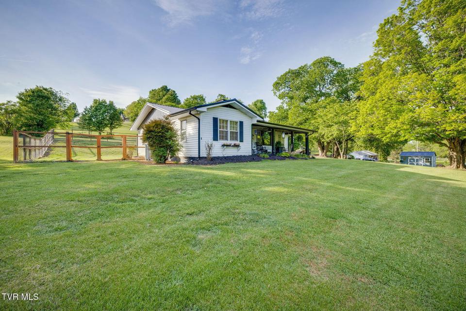 Photo #3: 987 Hairetown Road