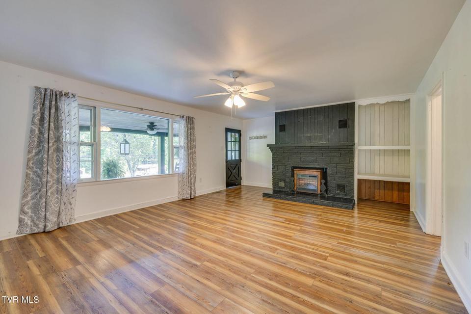 Photo #7: 987 Hairetown Road