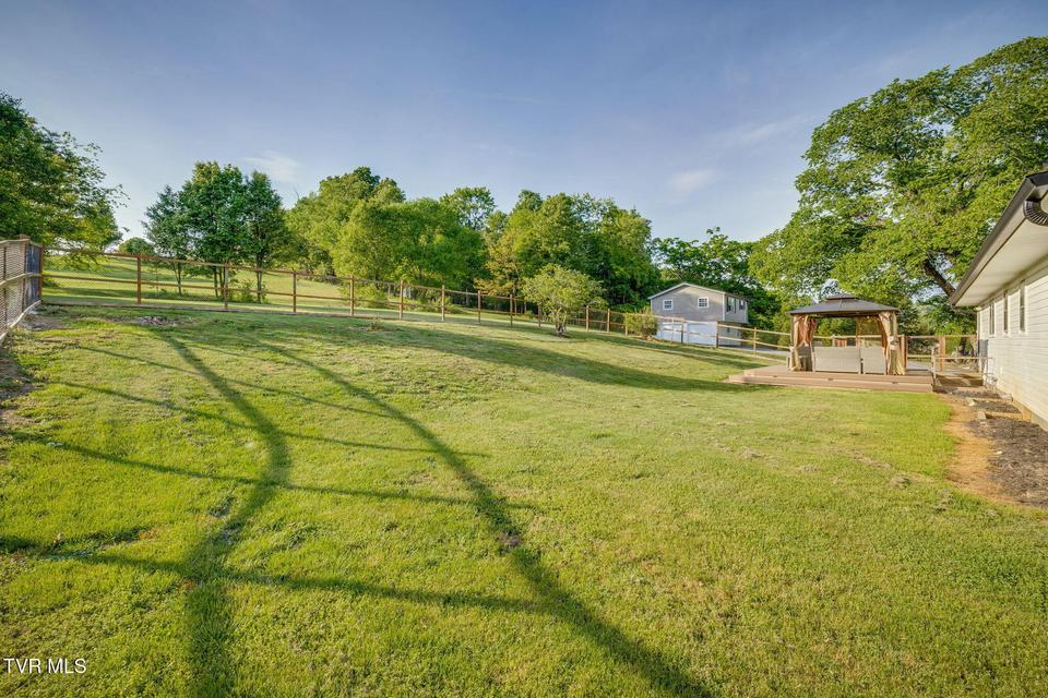 Photo #25: 987 Hairetown Road