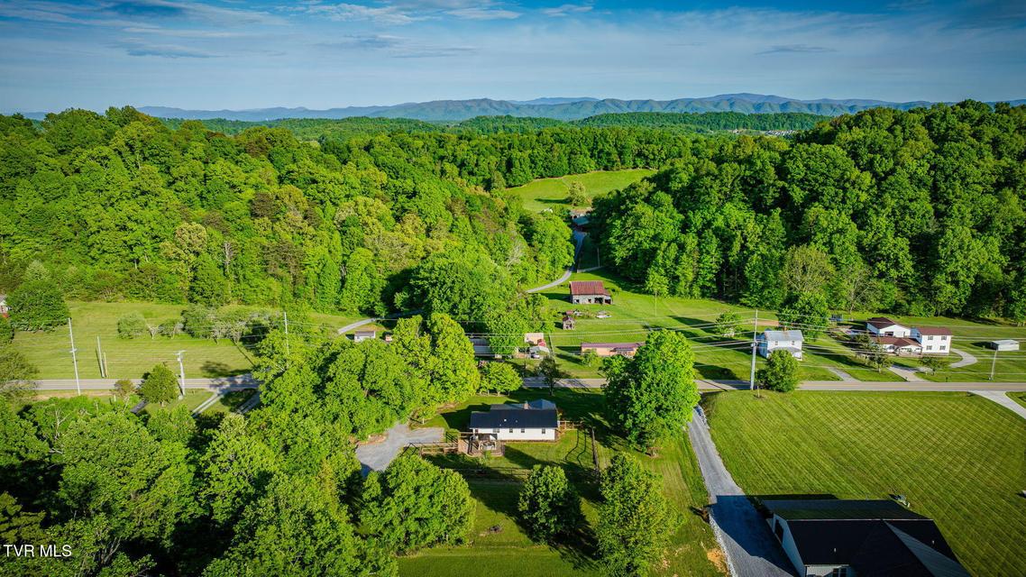 Photo #28: 987 Hairetown Road