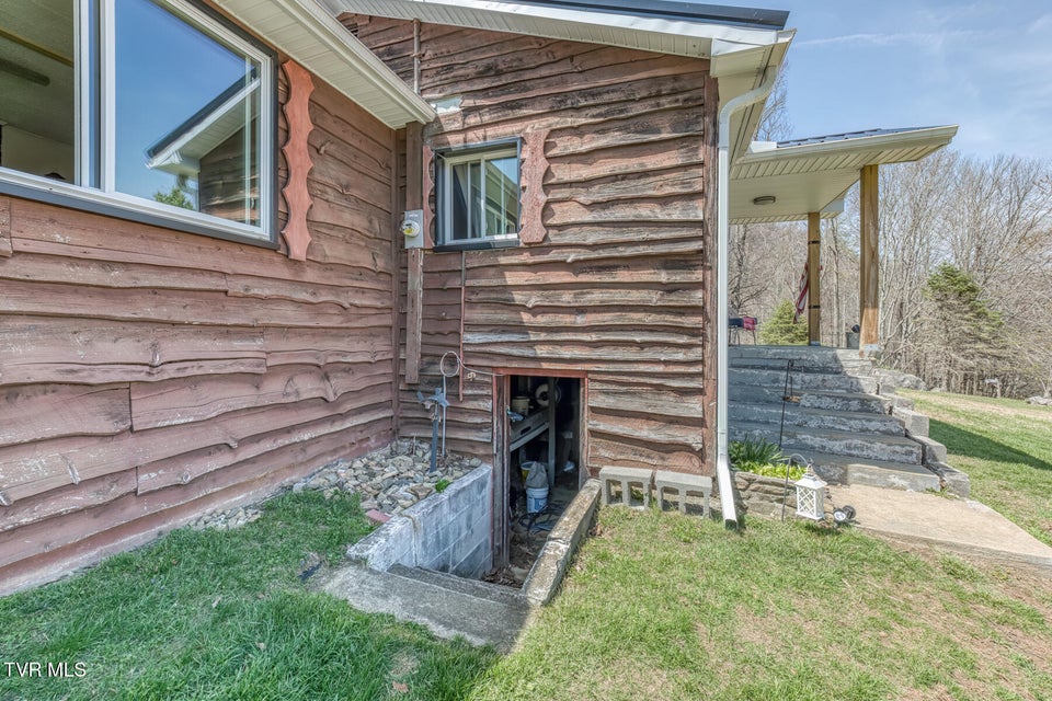 Photo #35: 119 Hughes Hollow Road