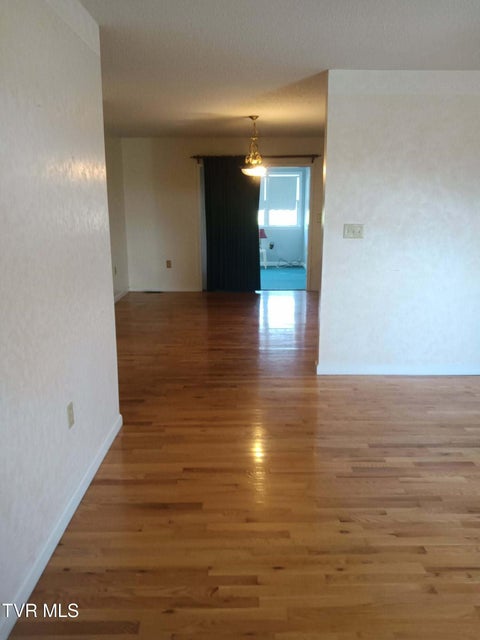 Photo #12: 14512 White Top View