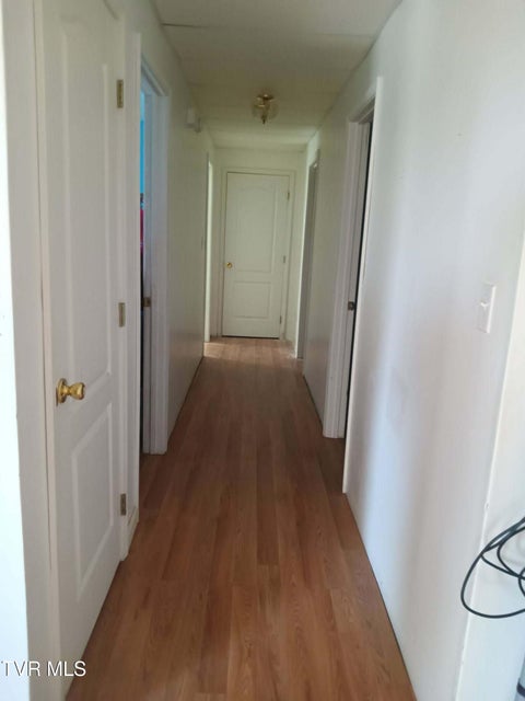 Photo #13: 14512 White Top View