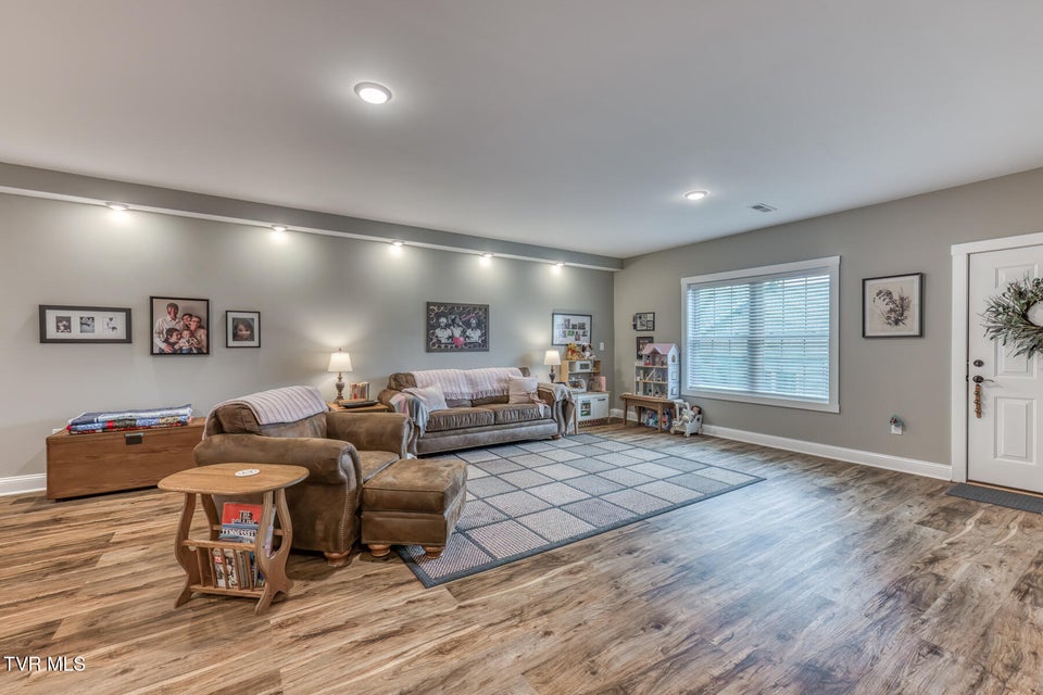 Photo #33: 37 Grist Mill Court