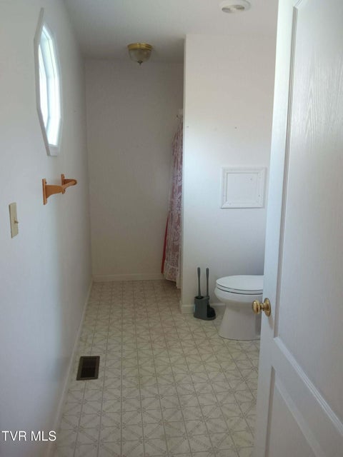 Photo #19: 14512 White Top View