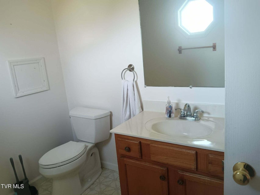 Photo #20: 14512 White Top View