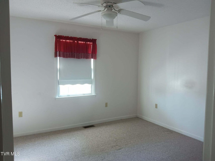 Photo #21: 14512 White Top View