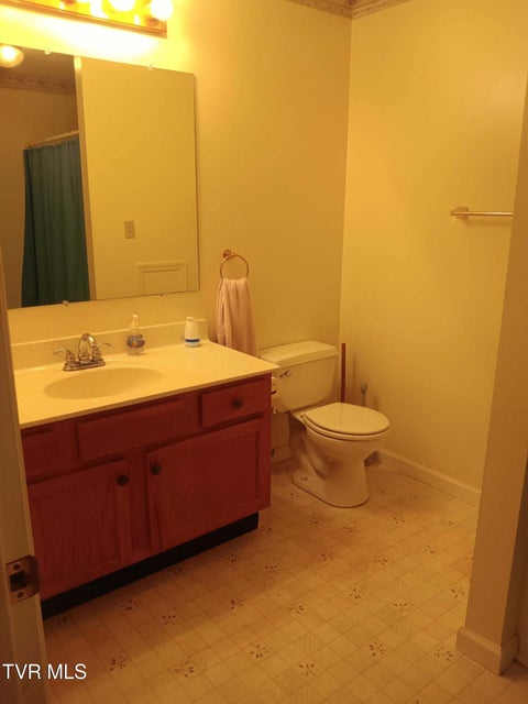 Photo #22: 14512 White Top View