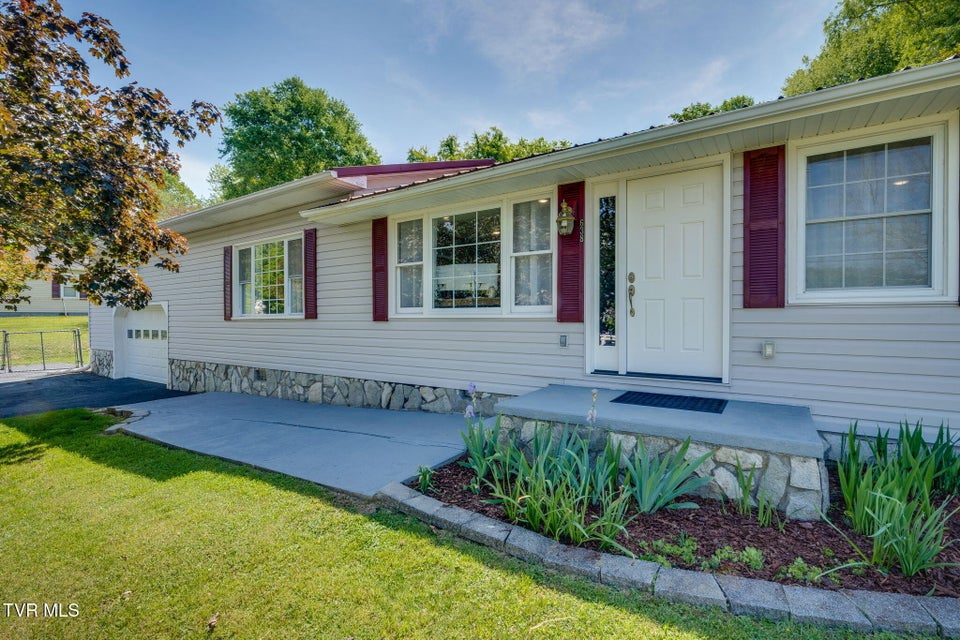 Photo #3: 638 Elm Avenue