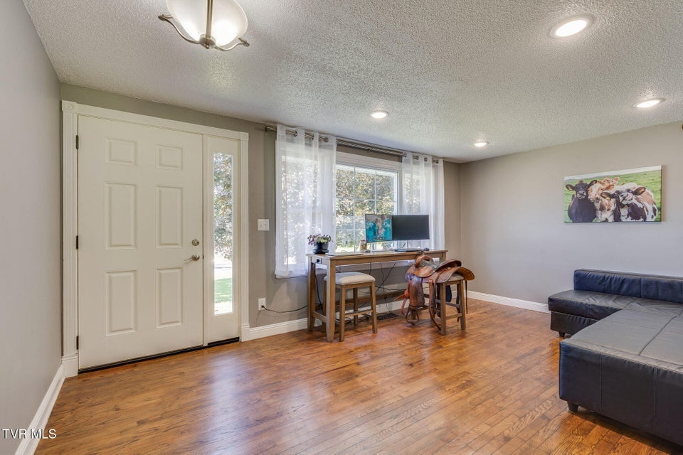 Photo #5: 638 Elm Avenue