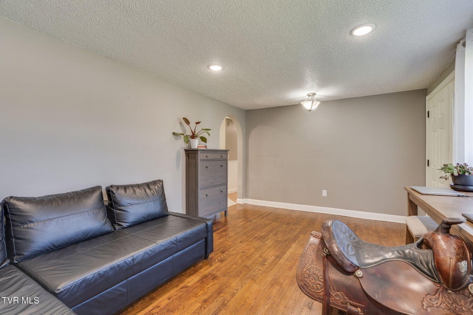 Photo #6: 638 Elm Avenue