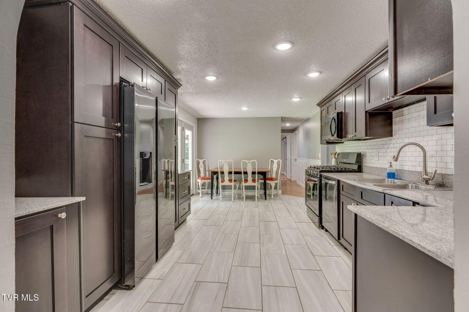 Photo #9: 638 Elm Avenue