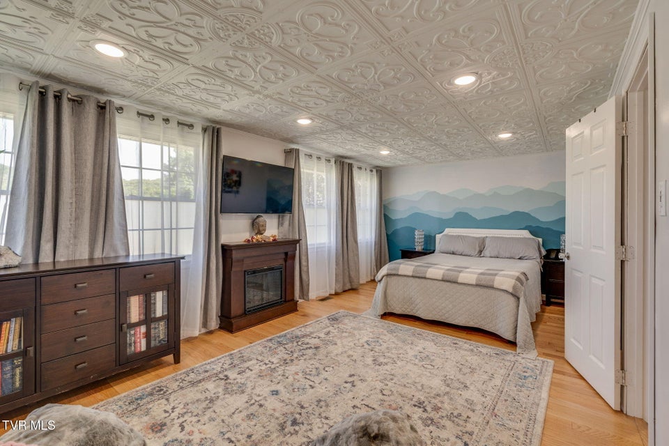 Photo #13: 638 Elm Avenue