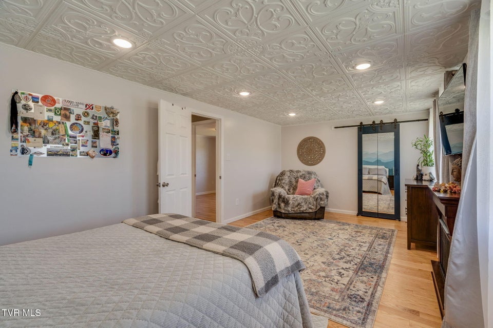 Photo #15: 638 Elm Avenue