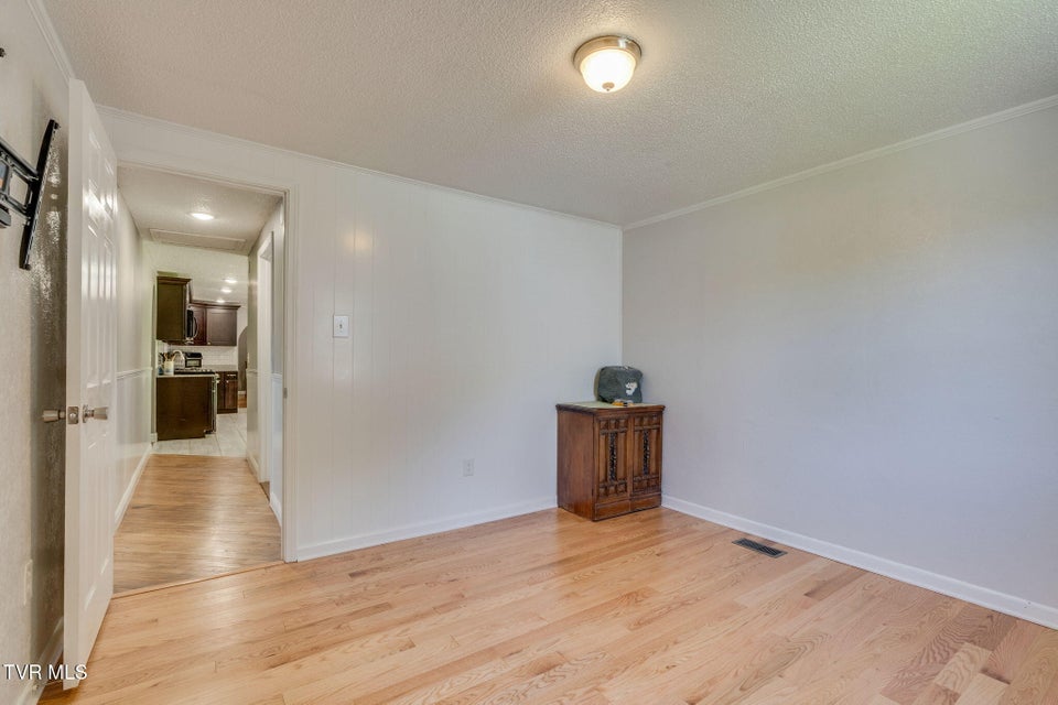 Photo #17: 638 Elm Avenue