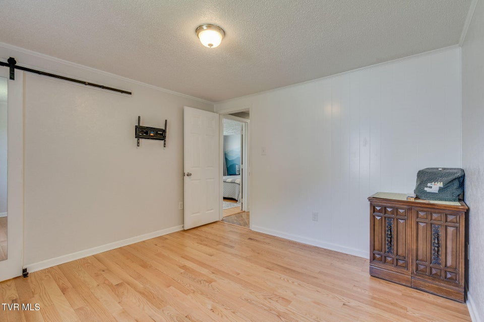 Photo #18: 638 Elm Avenue