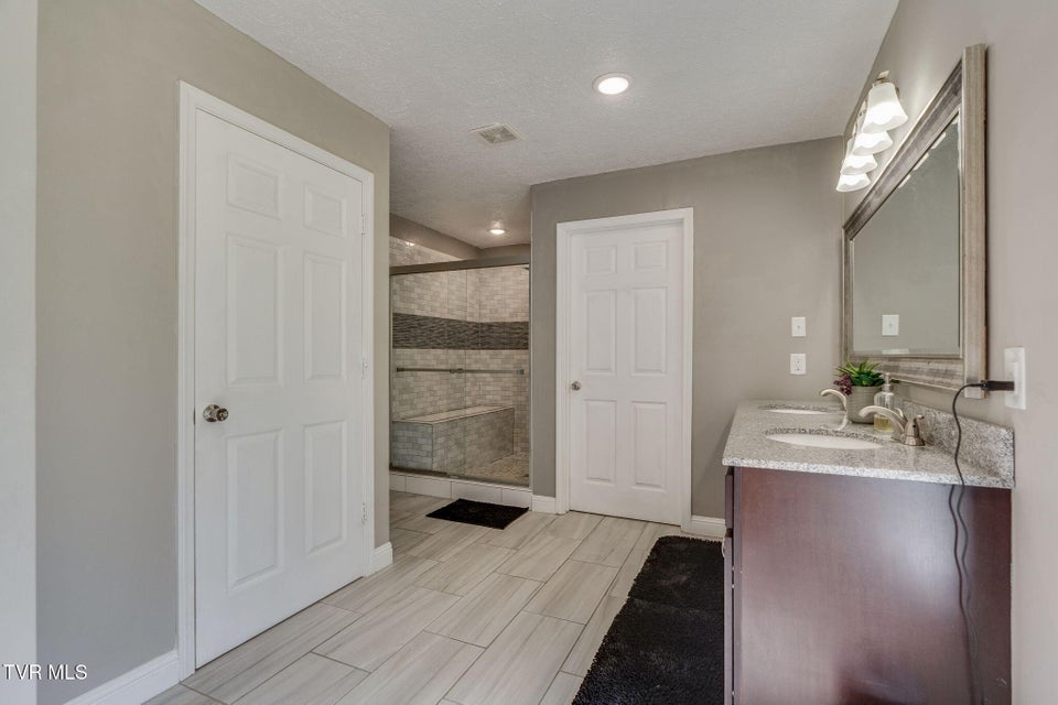 Photo #19: 638 Elm Avenue