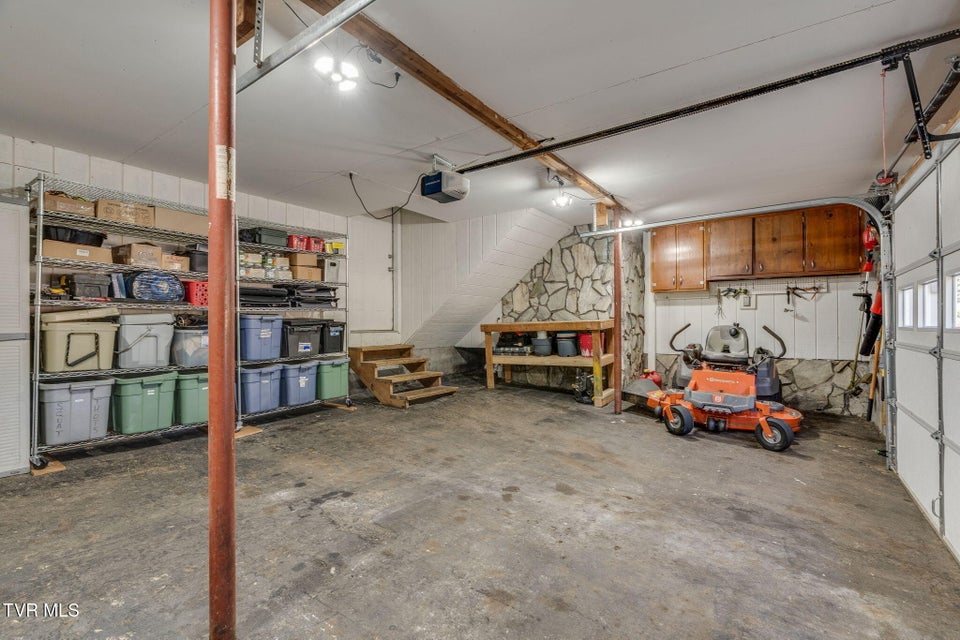 Photo #28: 638 Elm Avenue