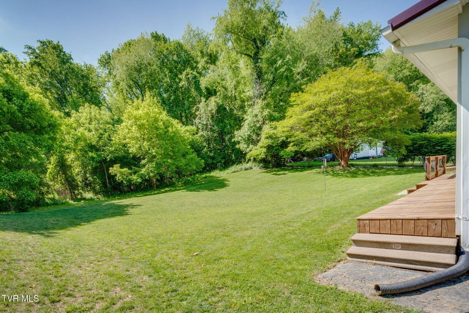 Photo #29: 638 Elm Avenue