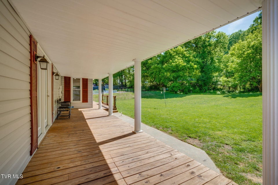 Photo #33: 638 Elm Avenue