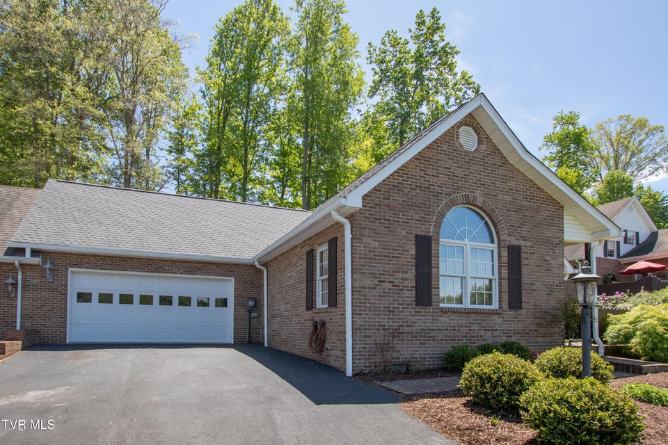 Photo #2: 16297 Greenevers Court