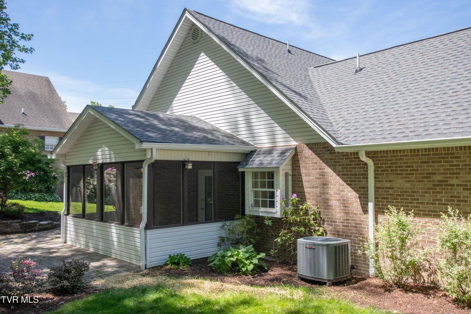 Photo #29: 16297 Greenevers Court