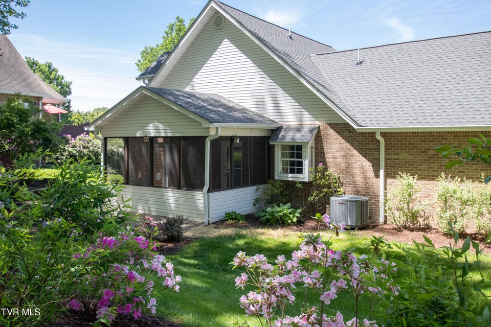 Photo #30: 16297 Greenevers Court