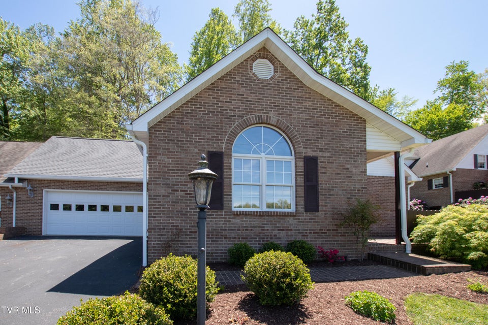 Photo #35: 16297 Greenevers Court