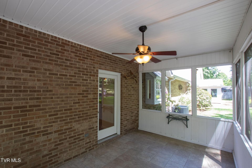 Photo #33: 16297 Greenevers Court